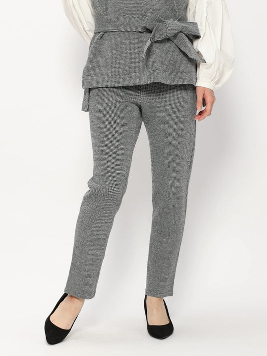 テーパードニットパンツ