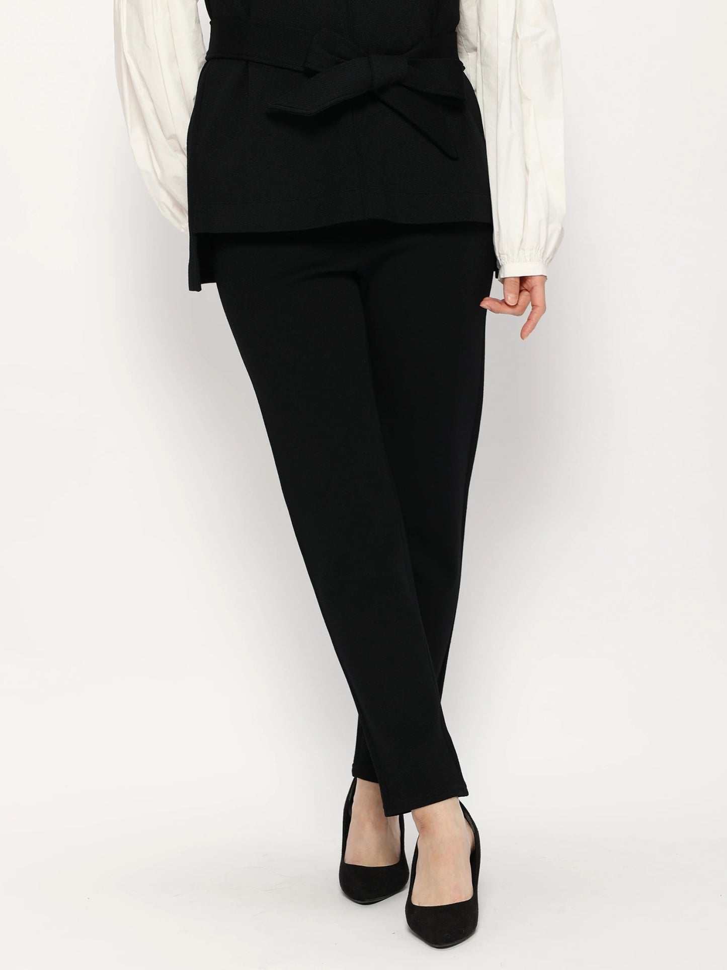 テーパードニットパンツ