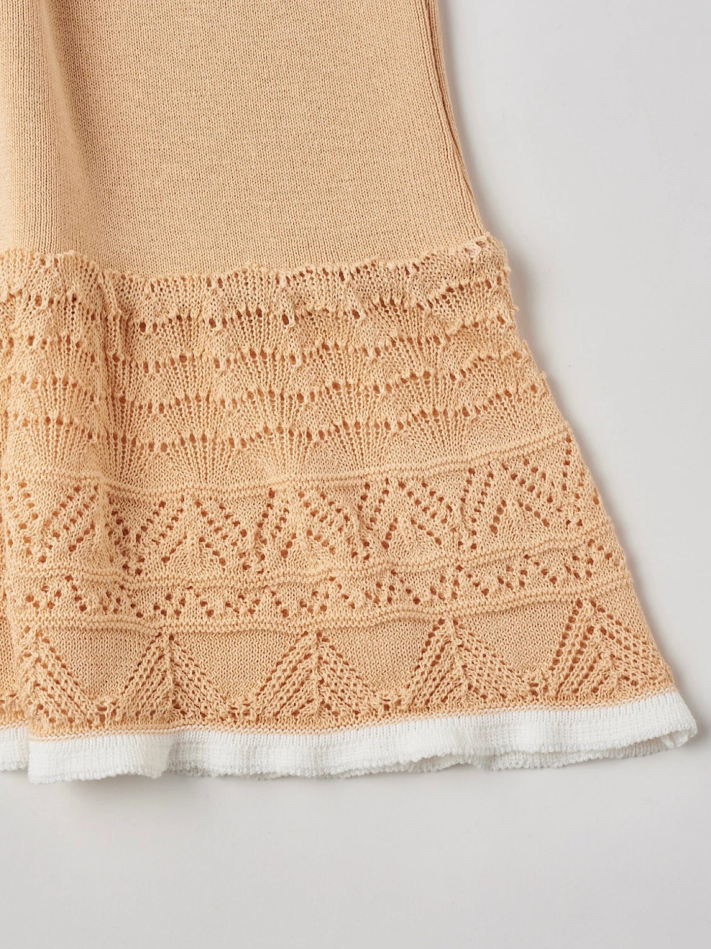 袖部分&裾レーシー編み ニットワンピース