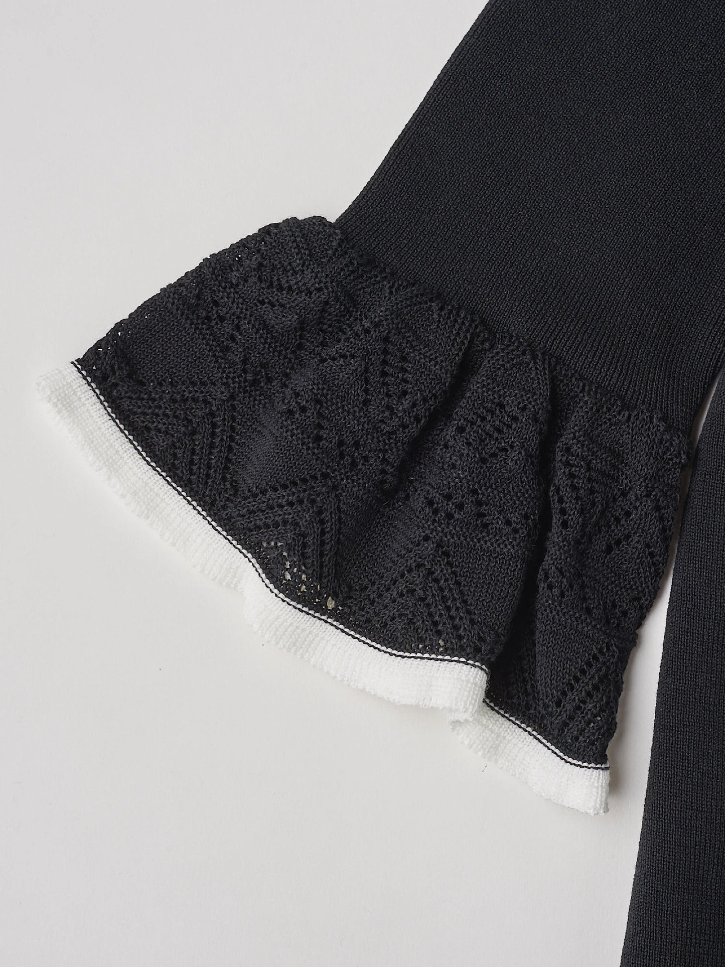 袖部分&裾レーシー編み ニットワンピース