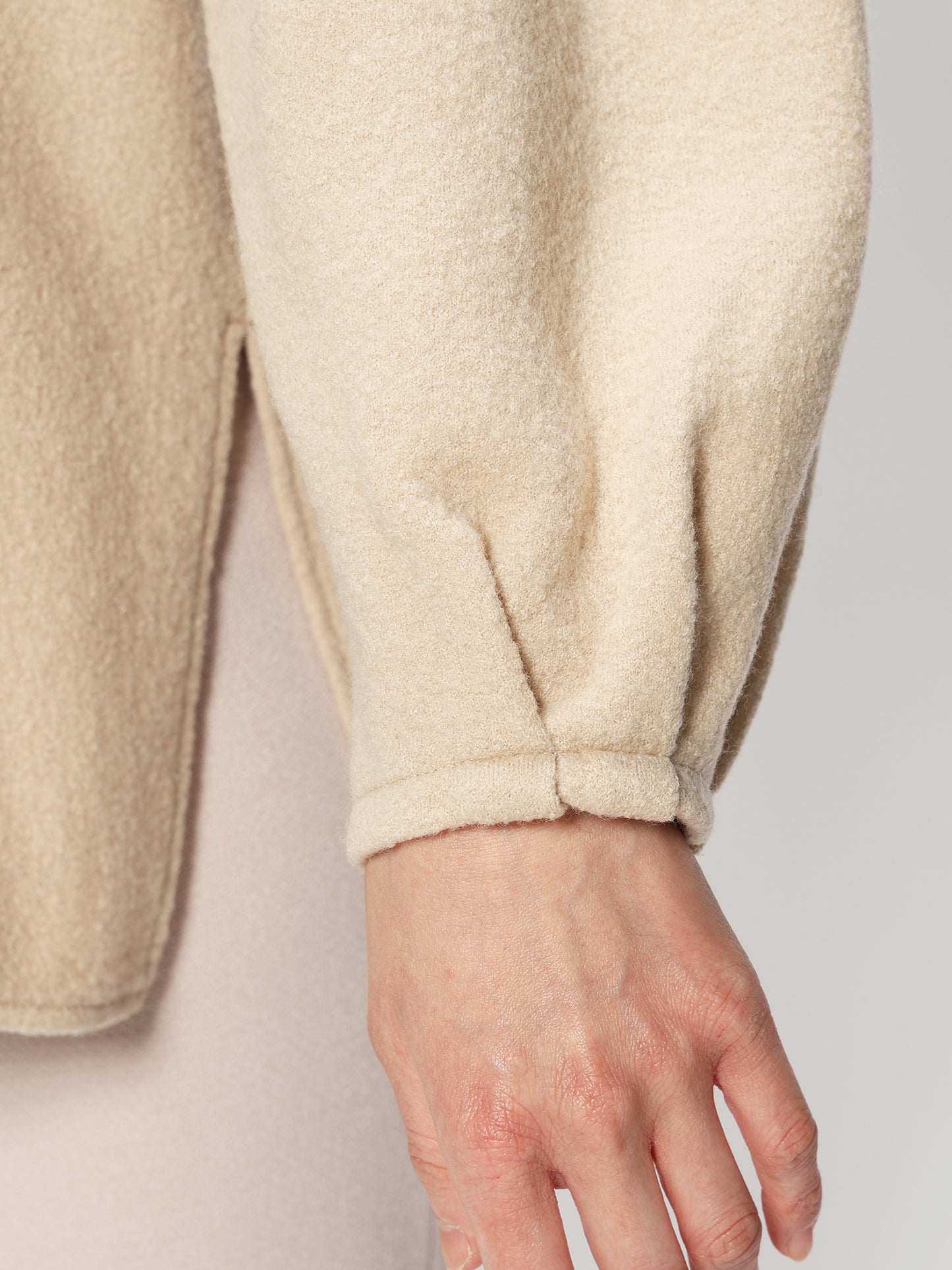 縮絨ハイネックプルオーバー