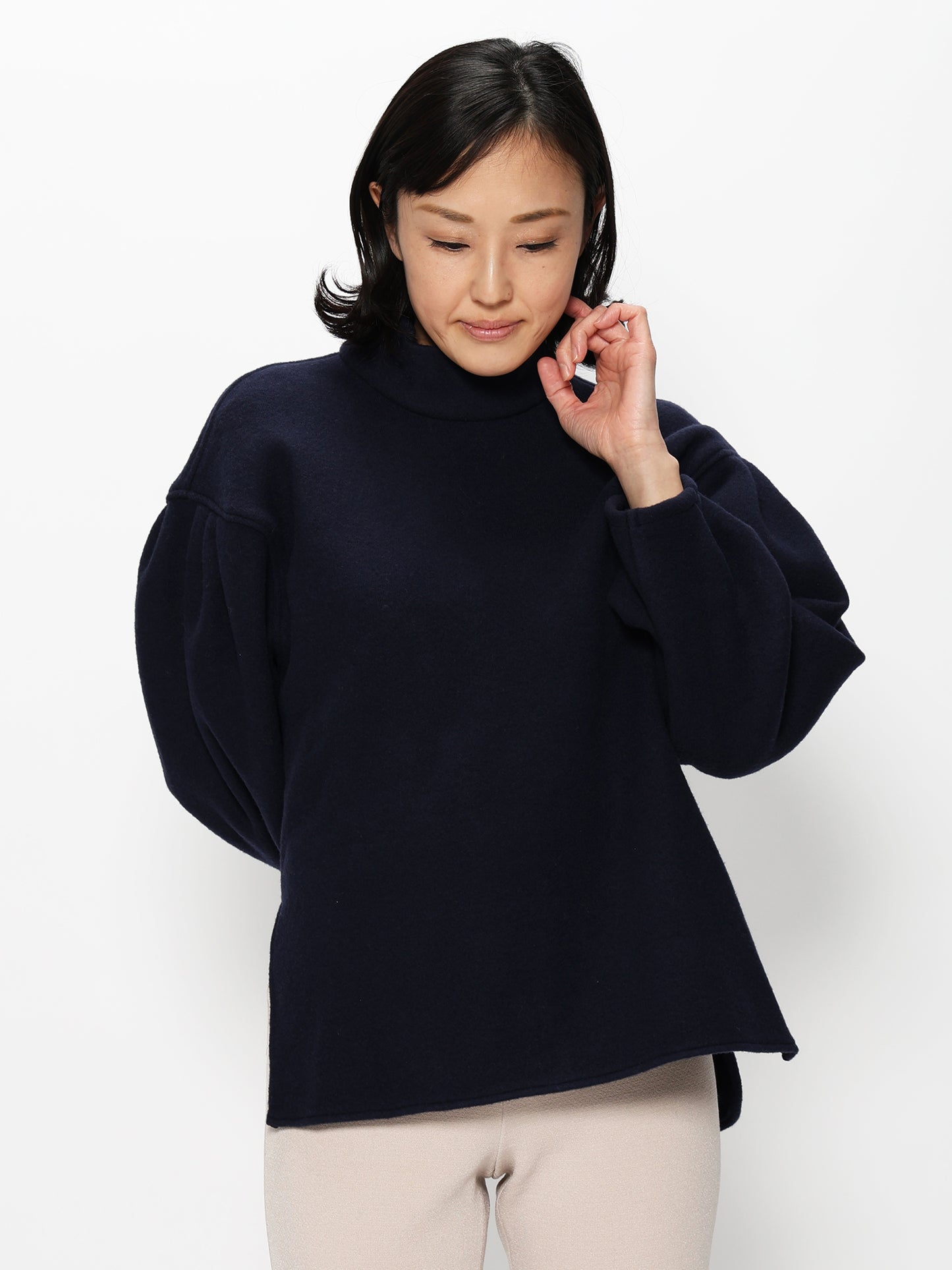 縮絨ハイネックプルオーバー