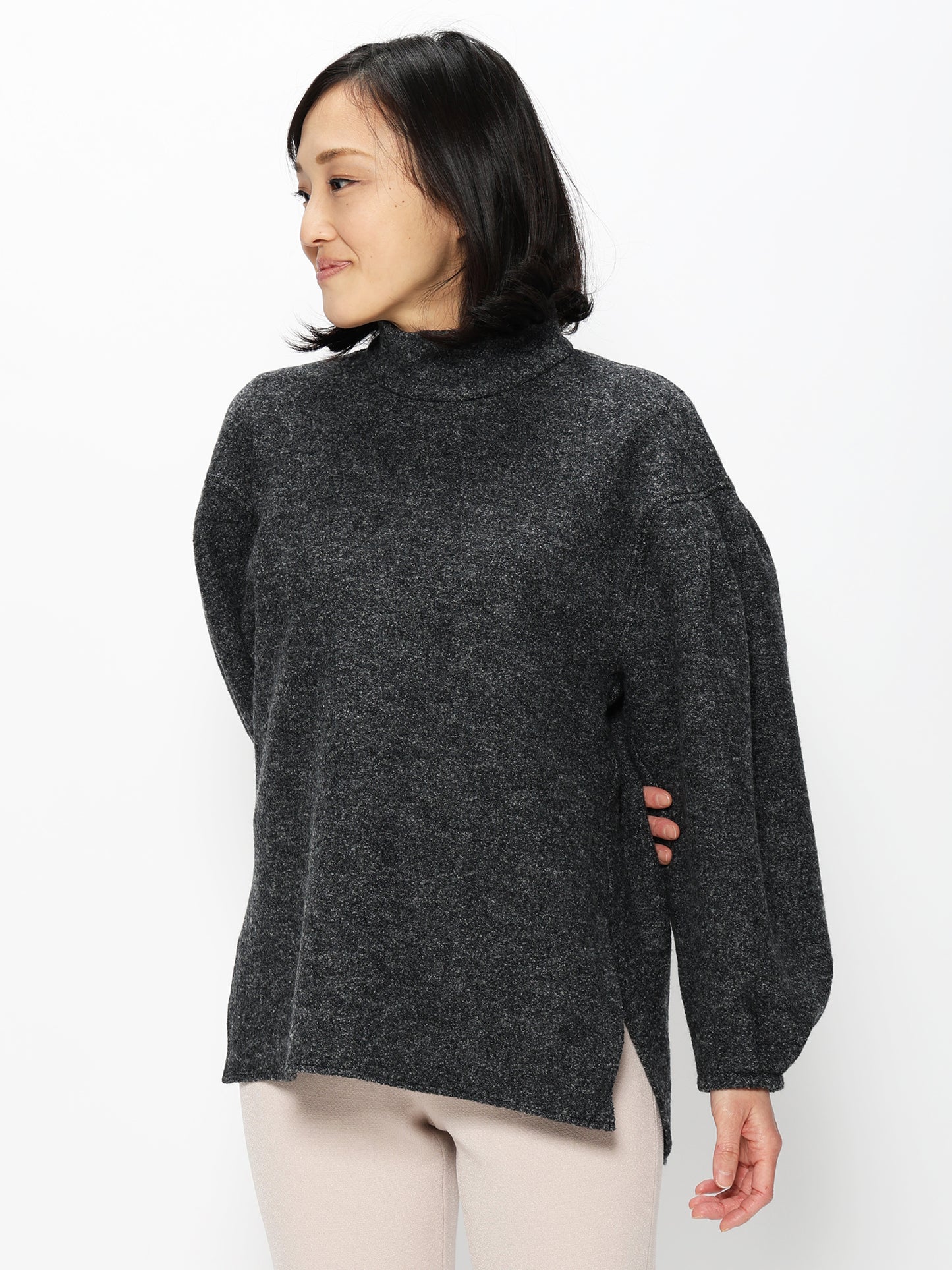 縮絨ハイネックプルオーバー